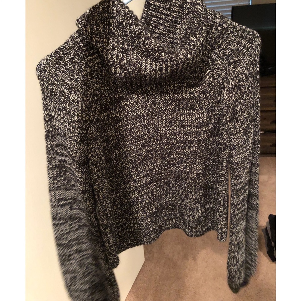Women’s Turtleneck Sweater